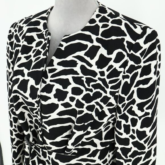 Liz Claiborne Jacket Petites 14P Black White Animal Print Attached Belt Lined - Picture 8 of 16